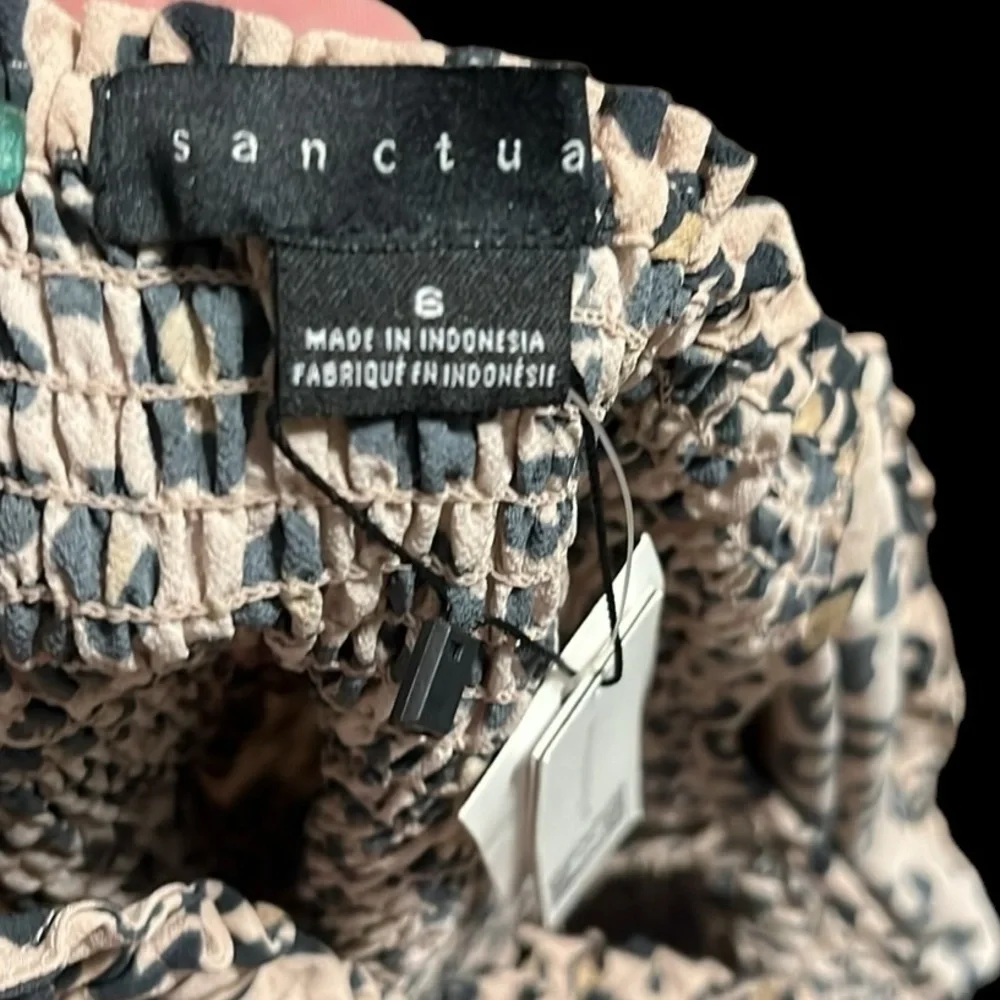 Sanctuary leopard print smocked long sleeve dress. Size 6 NWT. - Picture 6 of 8